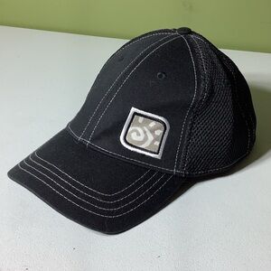 Del Sol black ball cap with color changing graphic
